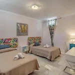 Elegant Classic Close To Nikki וילה מארבלה