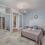Elegant Classic Close To Nikki *