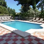 Elegant Classic Close To Nikki * Marbellac